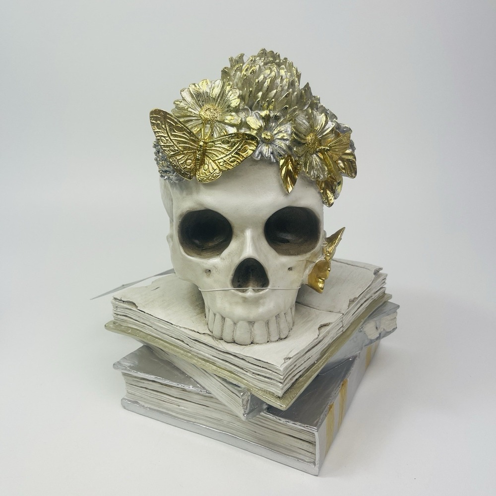 Christian Lacroix Skull Skeleton Head On Old Books Halloween Spooky 2025 Collect - Picture 9 of 16